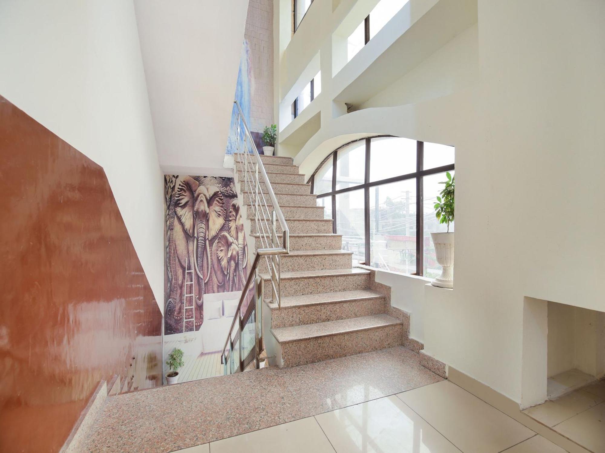 Oyo Flagship Hotel Le Aley Regency Ludhiana Zewnętrze zdjęcie